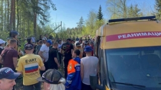 Rusiyada yarış avtomobili tamaşaçılara çırpıldı 