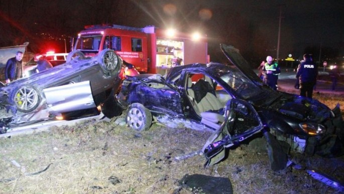 İki avtomobil toqquşdu: 1 ölü, 3 yaralı - FOTO