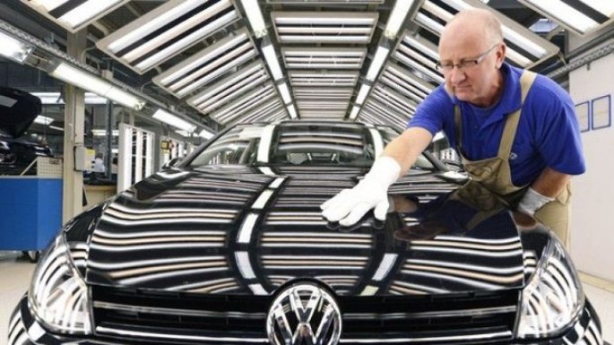 “Volkswagen” bir milyard avro cərimələnib