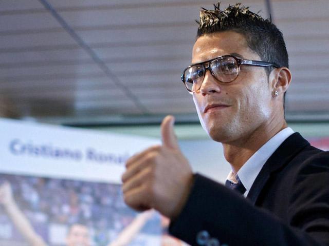 Ronaldo məşqə bu maşınla gedir - FOTO