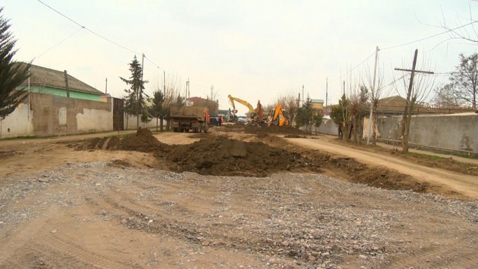 Biləsuvarda 4 kənddən keçən yol yenidən qurulur - FOTO + VİDEO