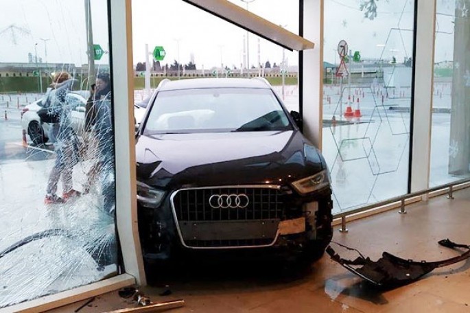 Bakıda “Audi” “Bravo” merketə girdi – FOTO + VİDEO