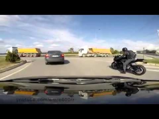 «Lamborghini» və motosikletin amansız yarışı - VİDEO