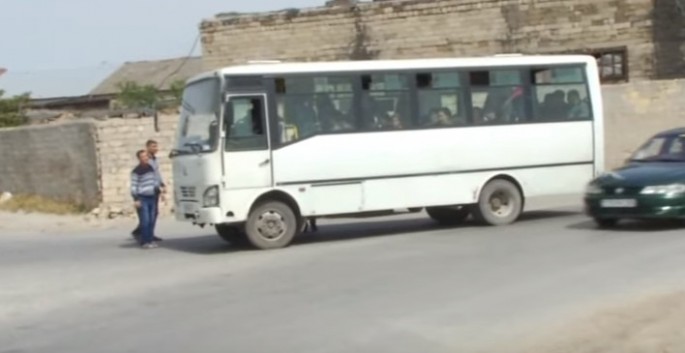Balaxanı sakinləri avtobus çatışmazlığından əziyyət çəkirlər - VİDEO