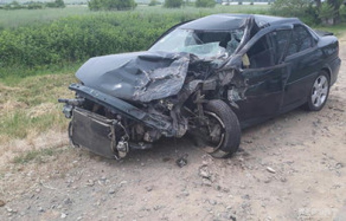 Avtomobil traktorun altına girdi – 1 ölü, 3 yaralı
