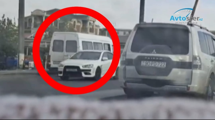 Məktəbliləri daşıyan mikroavtobus sürücüsü "protiv" çıxıb təhlükə yaratdı - VİDEO    