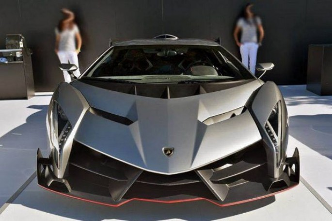“Lamborghini” 4 qapılı kupeni təqdim edəcək