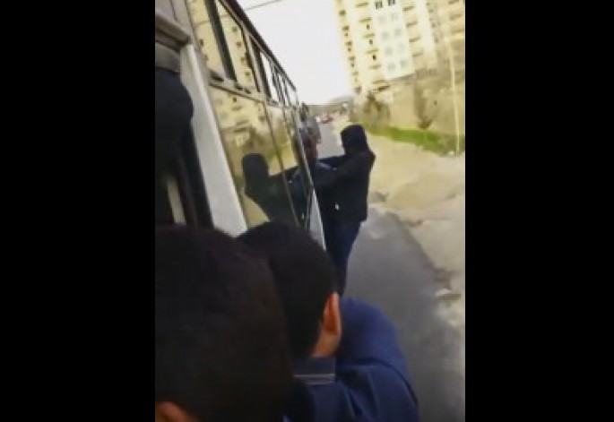 147 saylı avtobusdan istifadə edənlər ölümlə üz-üzədir - VİDEO