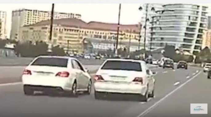 Yolun ortasında "razborka" edən sürücülər və "Avtoş qaqaş" – VİDEO