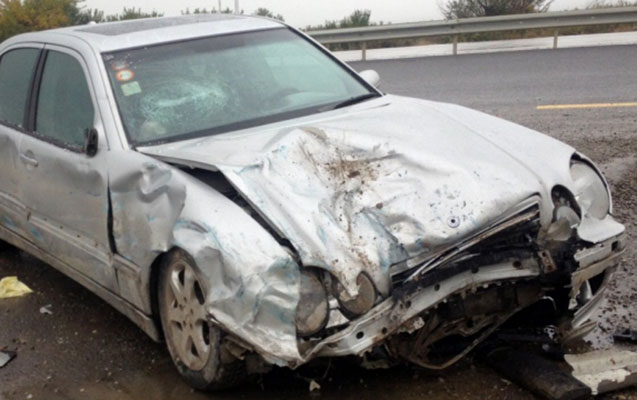 “Mercedes” avtobusla toqquşdu - Sürücü yaralandı, xanımı öldü