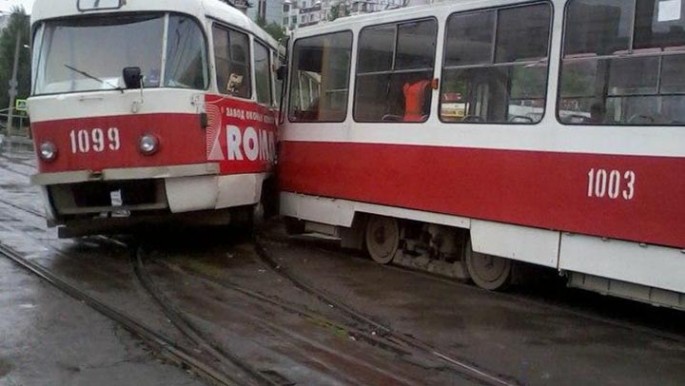 Tramvay xətdən çıxdı: 3 ölü, 2 yaralı