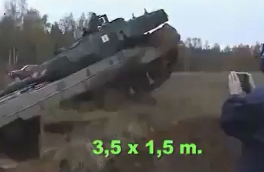 Tankın inanılmaz gücü - VİDEO