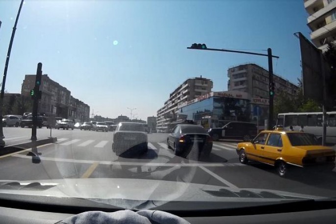 Sürücü qayda pozmadan cərimələndi? – Yol polisindən ŞİKAYƏT - VİDEO