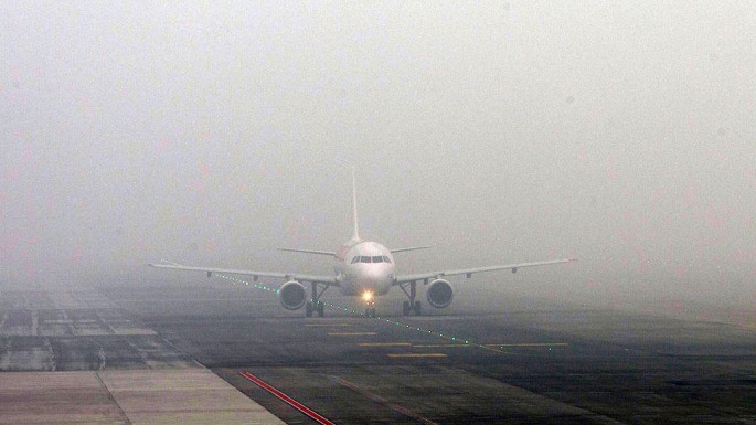Qatı duman hava limanına təsir etdi