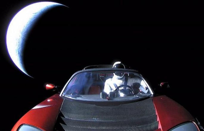 İlon Maskın kosmosdakı avtomobilinin şəklini çəkən astronom mükafat aldı