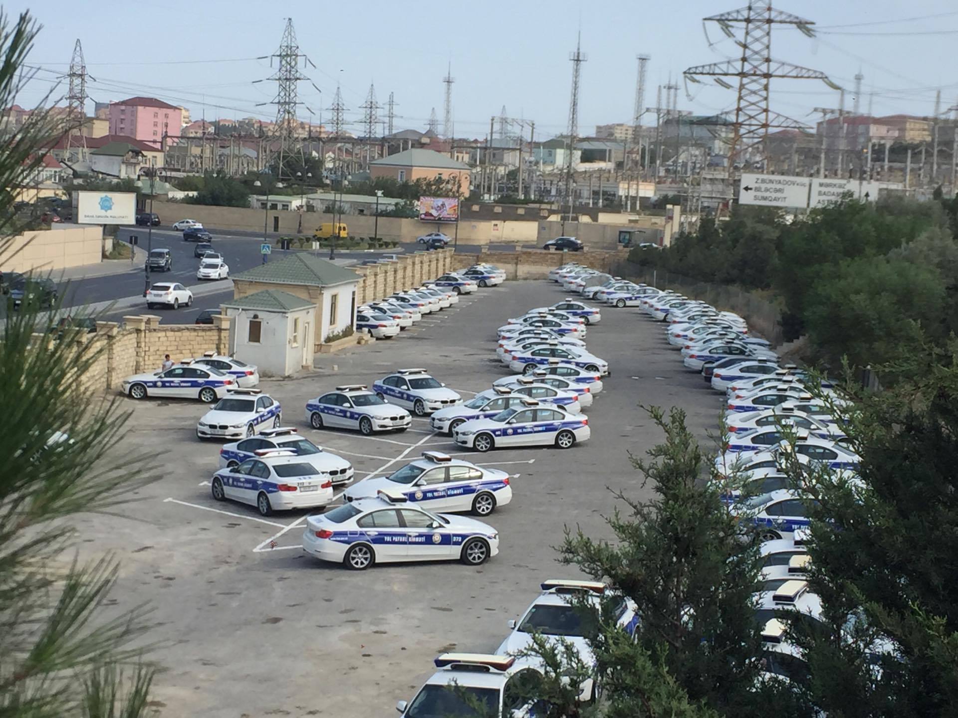 Bu dəfə yol polisi maşınları cərimə meydançasına salındı - FOTO