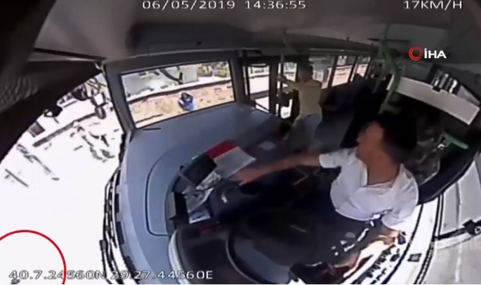 Avtobus uşağı belə vurub öldürdü - REAL VİDEO