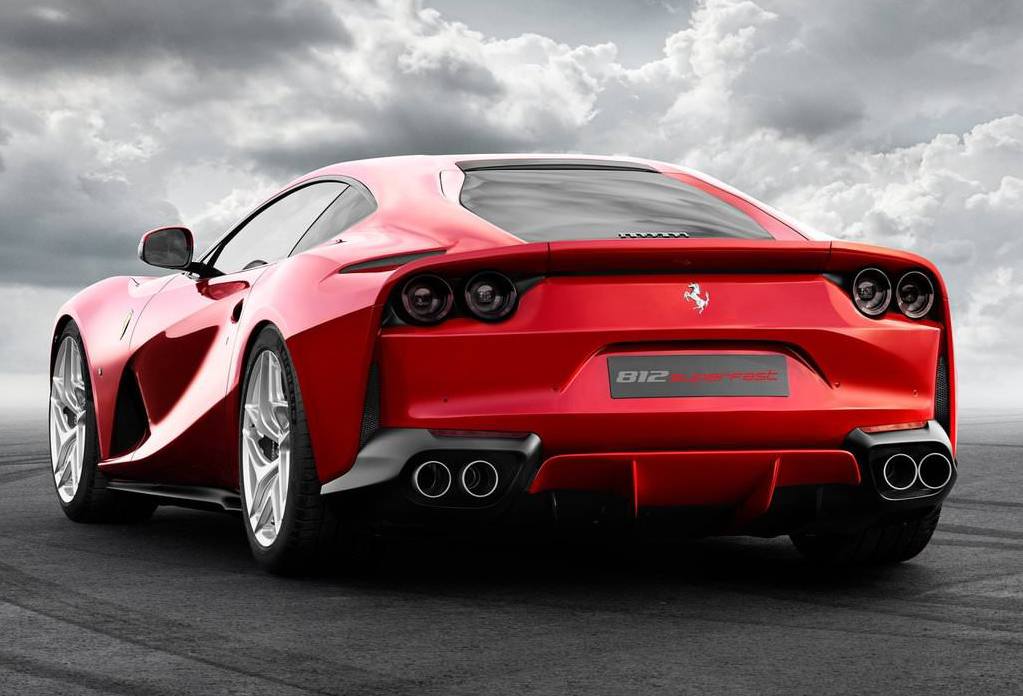 Bu da "Ferrari"nin yeni "812 Superfast" modeli - FOTO/VİDEO