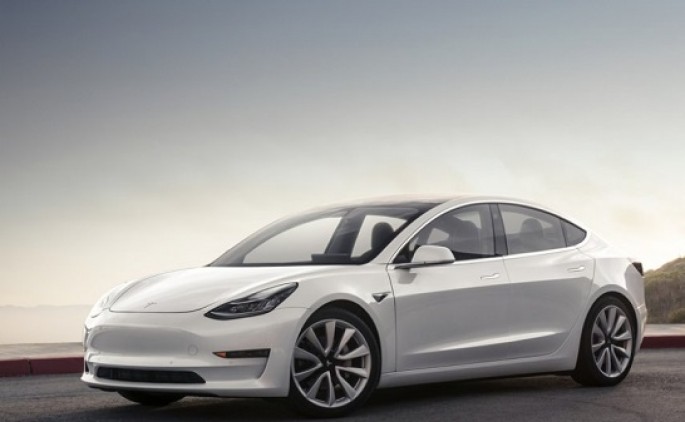 "Tesla Model 3" sedanı tam çəkişli olacaq