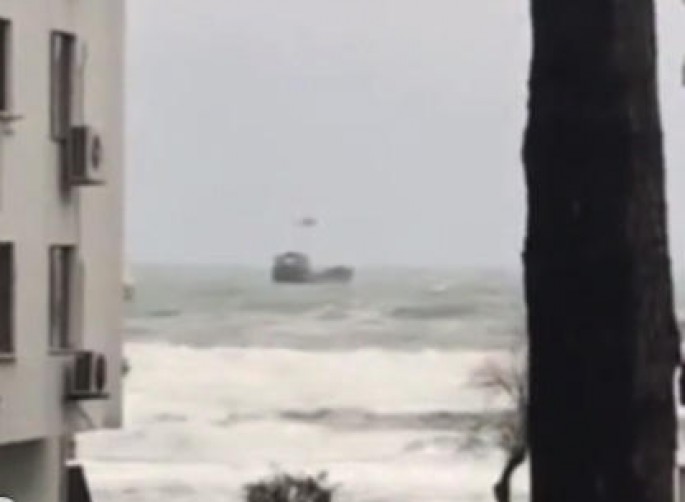 Rusiya gəmisi Türkiyə sahillərində çətinliklə üzləşdi – VİDEO