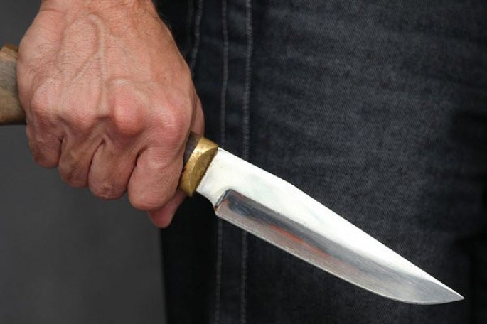 Sabirabadda orta yaşlı kişi bıçaqlanıb