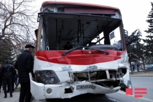 Ağır qəzaya səbəb olan avtobus sürücüsü yaxalandı