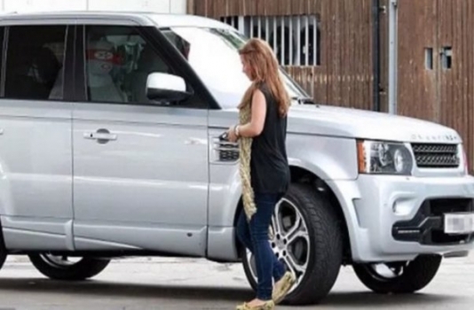 ''Range Rover''in xanım sürücüsü mühafizəçini ölümcül döydürdü - BAKIDA ŞOK