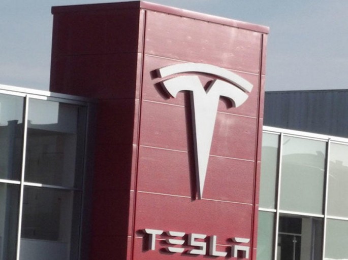 Tesla şirkəti birjadan gedir?