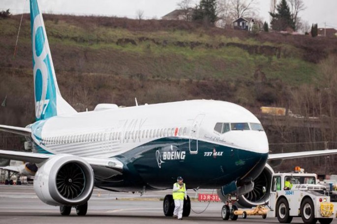 "Boeing" yenilənmiş "737 Max" tipli təyyarələrini təqdim edib