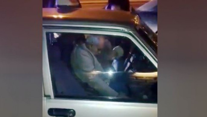 Bakıda taksi sürücüsü sükan arxasında öldü – VİDEO
