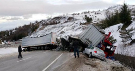 Türkiyədə 11 avtomobil toqquşub, azı 18 nəfər yaralanıb