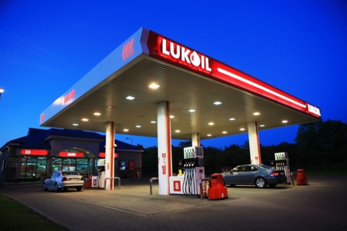 "Lukoil" bir gündə müştərilərdən 40 litr benzin kəsdi - ŞOK FIRILDAQ