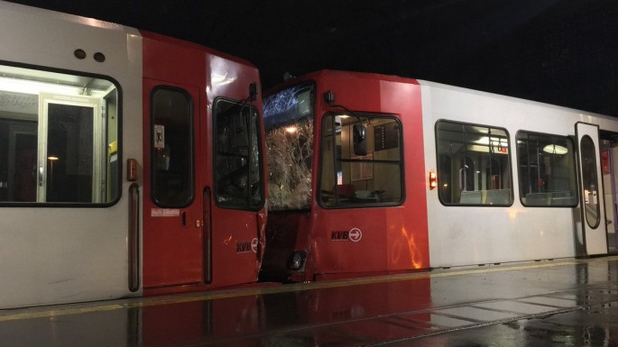 İki tramvay toqquşdu: 43 yaralı - VİDEO