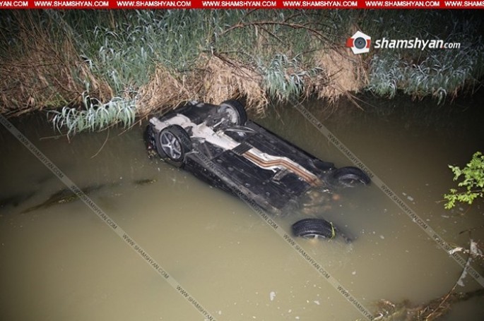Yerevanda avtomobil çaya düşdü: 1 ölü, 1 yaralı