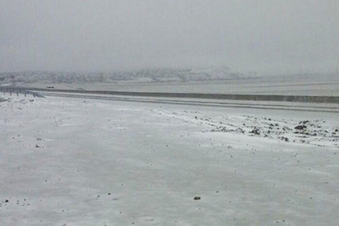 Bakı-Şamaxı-Yevlax yolu buz bağladı - Avtomobillər yolda qaldı - VİDEO