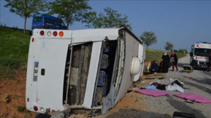 Avtobus aşdı: 2 ölü, 25 yaralı