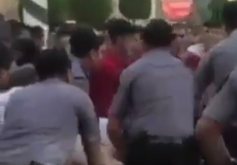 Polislər metroda qalan insanları belə xilas etdi - VIDEO