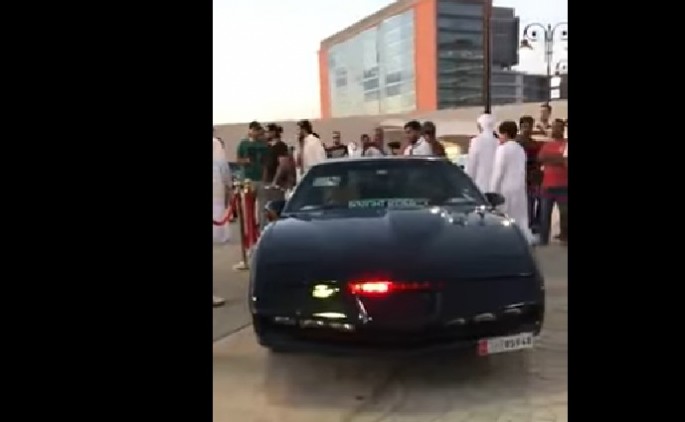 Ağıllı avtomobil sürücü ilə canlı "danışır" - VIDEO