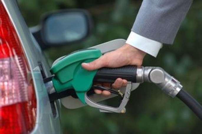 Avtomobil benzini istehlakı 7,3% artıb