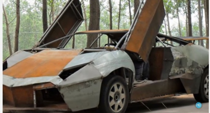 “Metallom"dan bahalı avtomobillər yığdılar - VİDEO