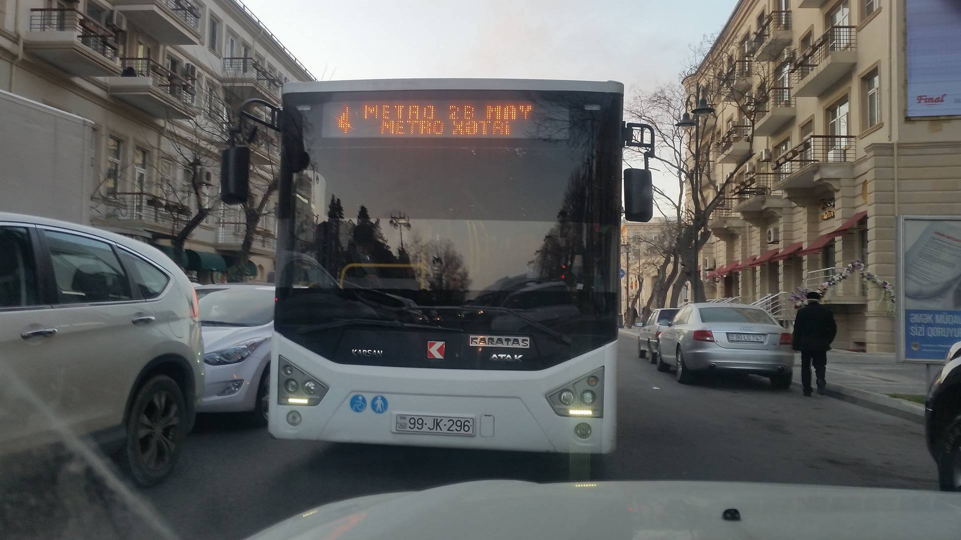 Bakıda polis rəisinin avtobus sürücüləri qayda-qanun tanımır – VİDEO