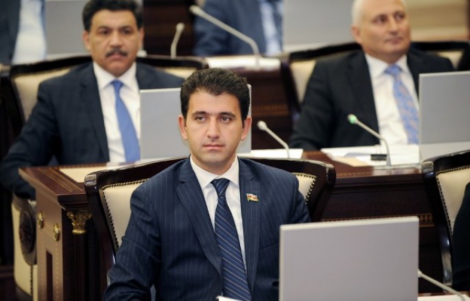 Deputat Gəncə-Naxçıvan aviareysinin açılmasını istədi