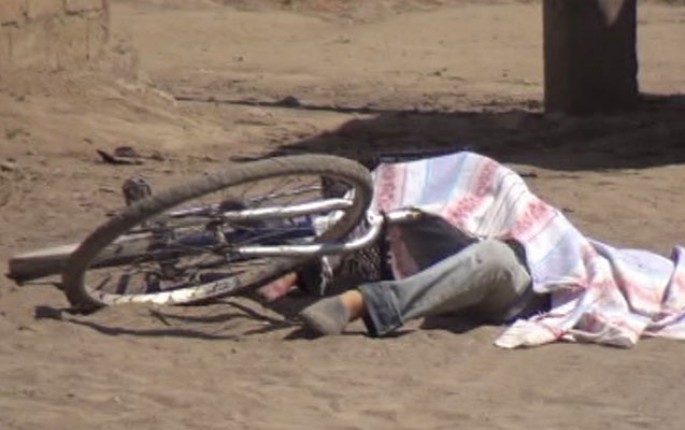 14 yaşlı velosipedçi yük maşınının altında qalıb öldü - FOTO