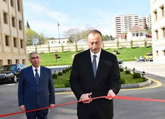 Prezident İlham Əliyev “Azəravtoyol”un yeni binasında – FOTOLAR