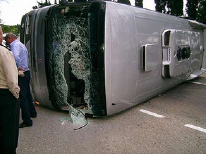 Sərnişin avtobusu aşdı – 47 yaralı
