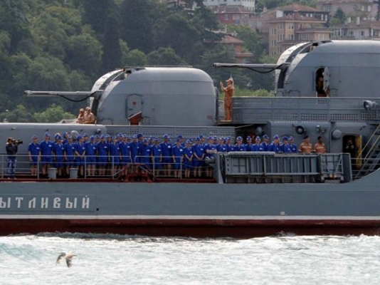 Qadınla dolu rus gəmisi İstanbula gəldi