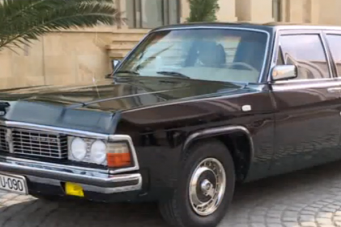 Bakıda SSRİ nazirlərinin avtomobili satışa çıxarıldı - VİDEO