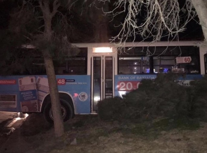 Bakıda avtobus qəzasının təfərrüatları - FOTO