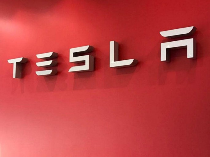 Tesla 218 milyon dollara şirkət aldı