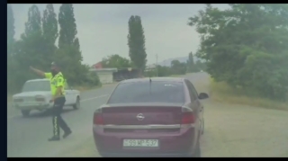 Yol polisinə tabe olmayan sürücü radara düşdü - VİDEO
